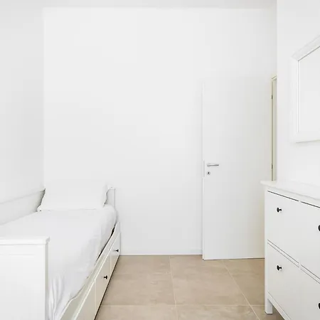 Apartment Lame 15 *